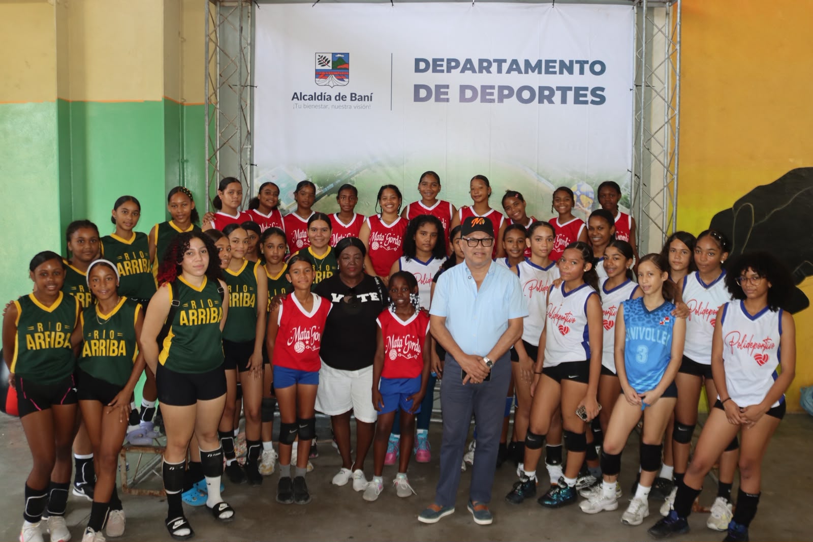 Alcaldía de Baní culmina con éxito el Primer Torneo de Voleibol Femenino Sub-16