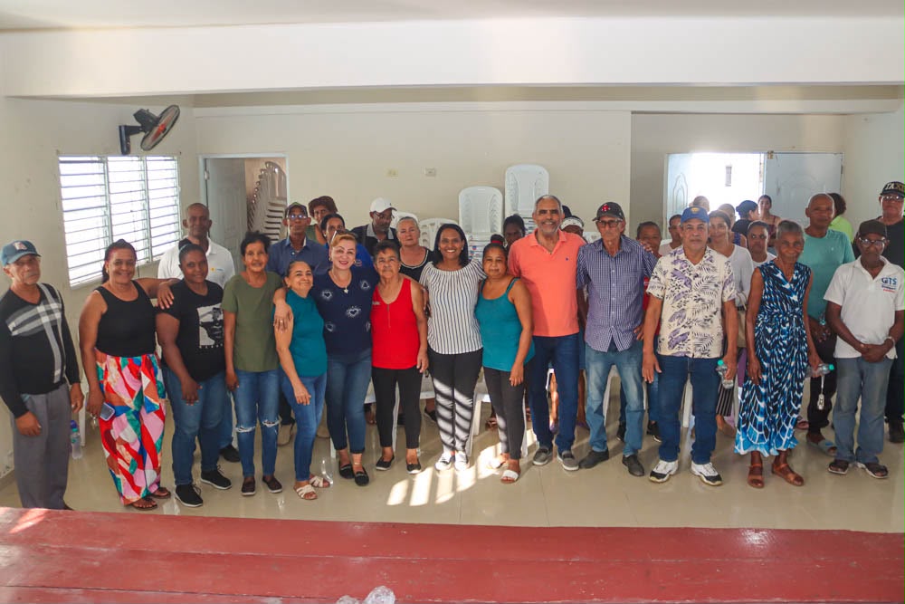 Alcaldía de Baní inicia reparación de viviendas para beneficiar a 16 familias de El Fundo Sur